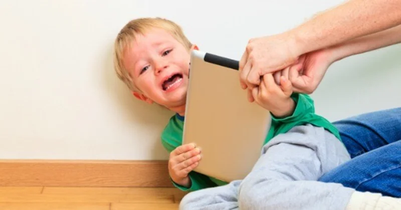 دلیل لجبازی و بدخلقی کودکان چیست؟